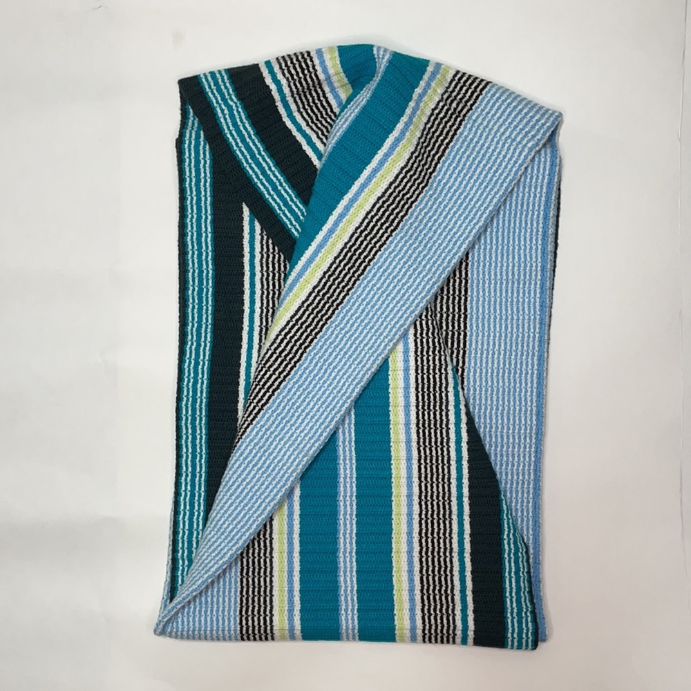 Per Se Patterned Scarf NWOT - Picture 4 of 7